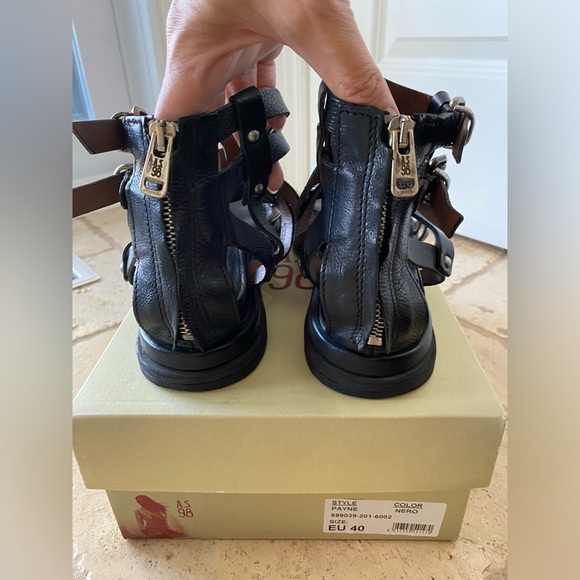 Gorgeous almost brand new black “Payne” Gladiator A.S.98 sandal size 40 - Picture 5 of 11